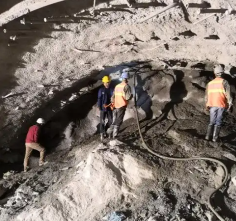 静宁拱顶带模注浆料的施工流程及注意事项